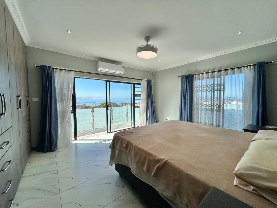 4 Bedroom Property for Sale in Wavecrest Eastern Cape